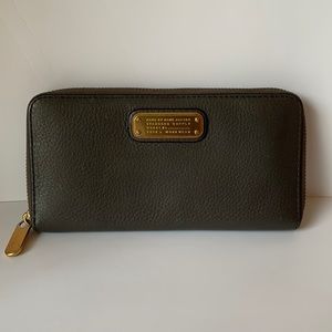 Marc Jacobs brown leather wallet